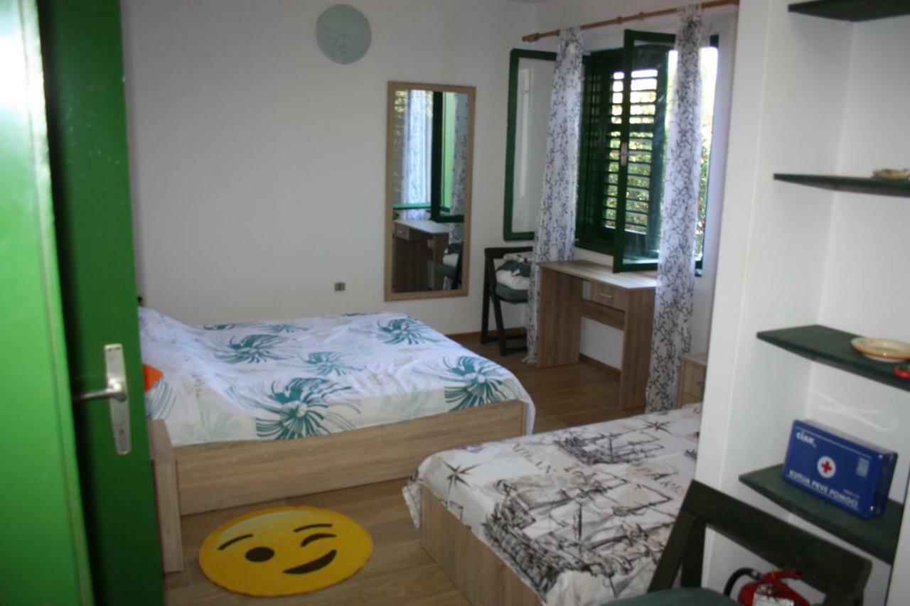 As Apartman Apartment โรวีน ภายนอก รูปภาพ