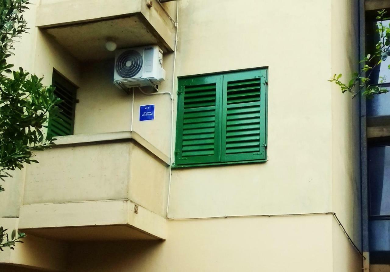 As Apartman Apartment โรวีน ภายนอก รูปภาพ